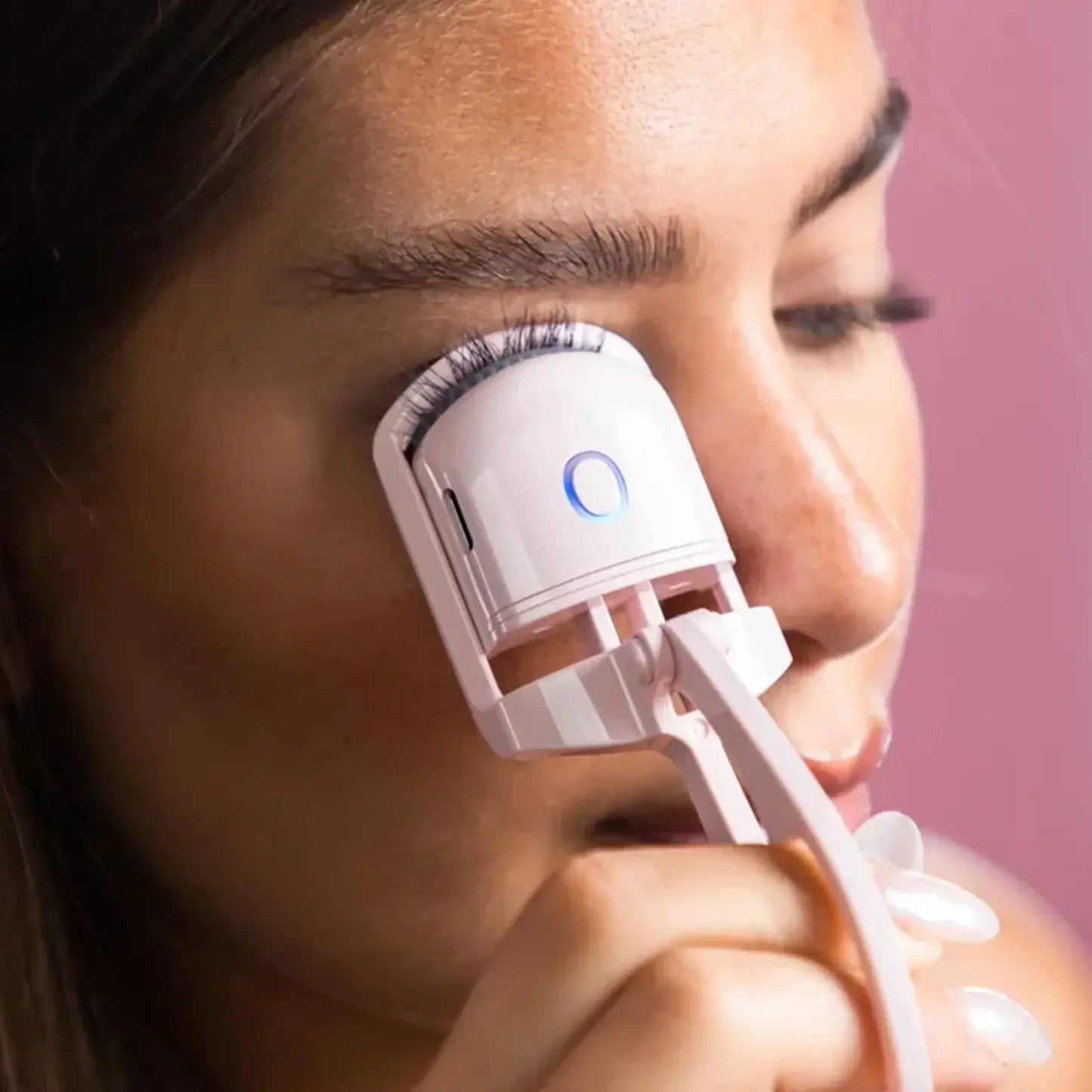Get perfect lashes every time with the Heated Eyelash Curler. Beautycom.  